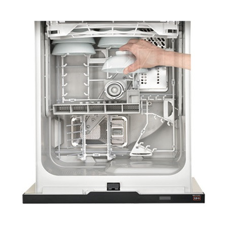 食器洗浄乾燥機：手荒れの時期や、家事の時間短縮に役立ち、水道代の節約にもなるのがポイントです。